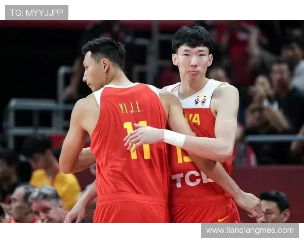 中国球员夏联首秀 阿联大郅得分上双 周琦攻防制霸 小丁引发期待 中国球员夏联首秀 阿联大郅得分上双 周琦攻防制霸 小丁引发期待